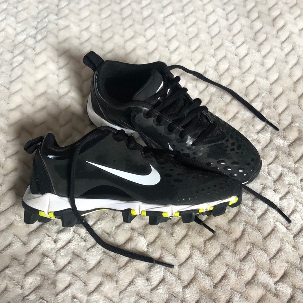 Boys Nike FastFlex Cleats